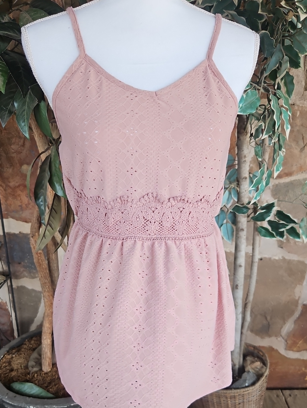 SHEIN Dusty Pink Eyelet Crochet Tank
